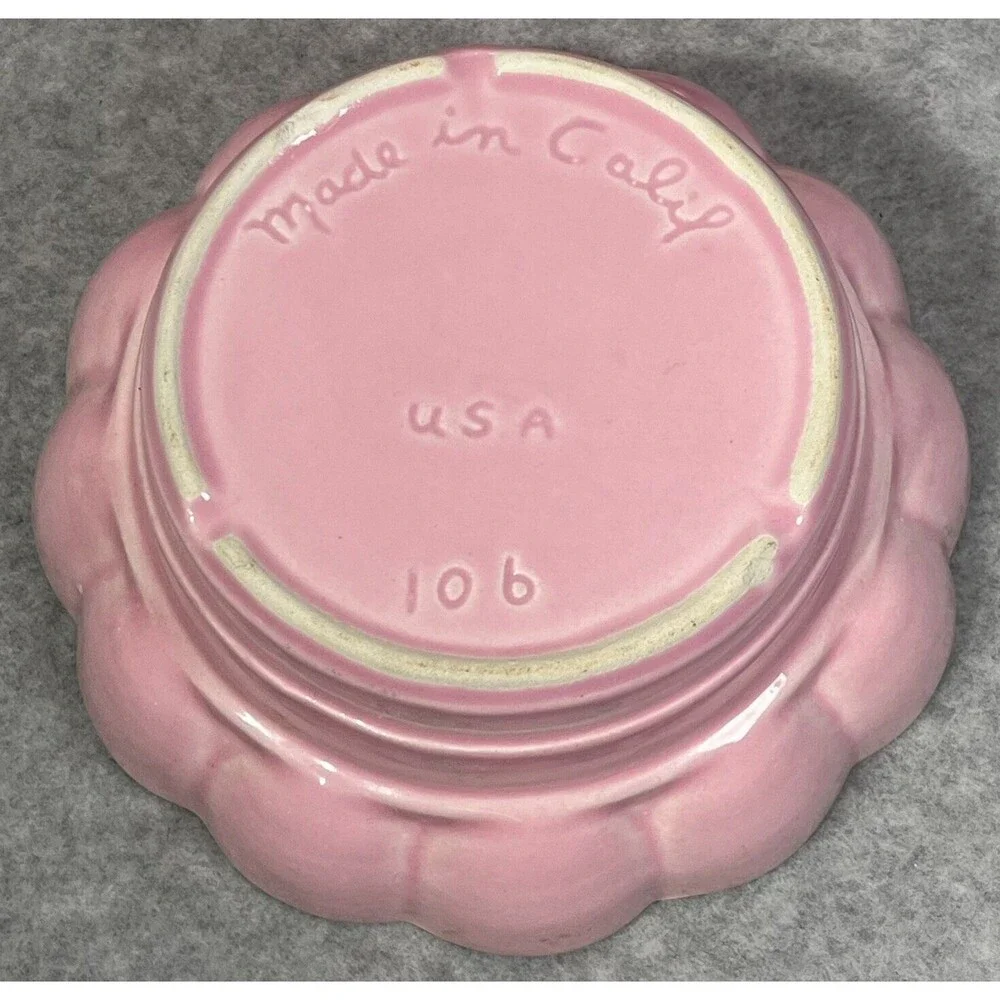 Vintage California Pottery‎ Pink Covered Dish 106  Mid Century Made in USA 1960s
